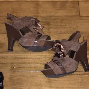Strapped faux suede leather platform strappy heel
